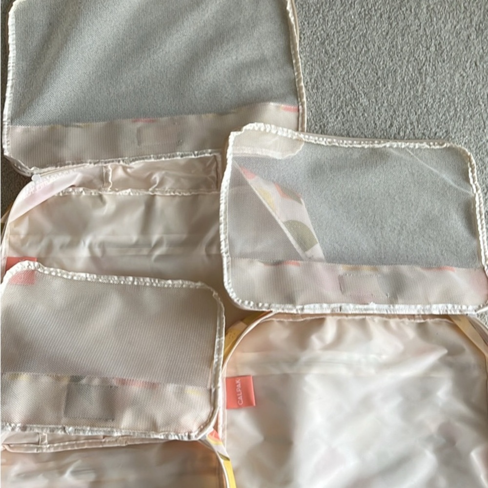 NEW- CALPAK 3 Piece storage/packing cubes - Picture 3 of 3
